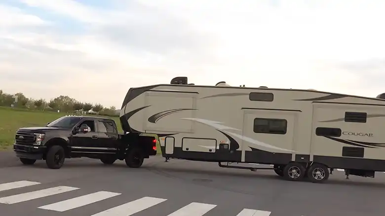 Making Sharp Turns With a 5th Wheel