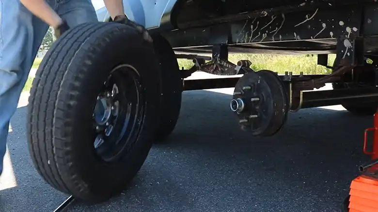 How to Change a Tire on a Double Axle Travel Trailer