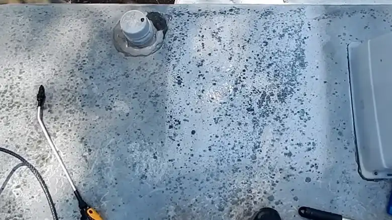 How to Get Black Spots Off Rubber Camper Roof