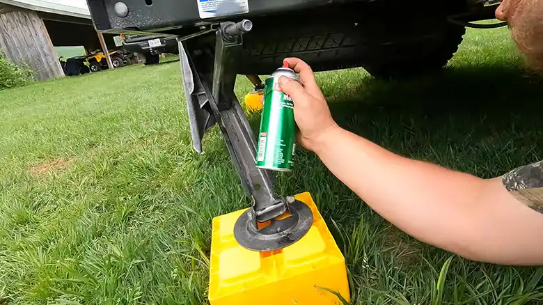 How to Lubricate RV Stabilizer Jacks?